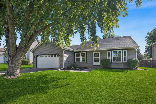 $344,900 | 304 Cross Trail, McHenry, IL 60050