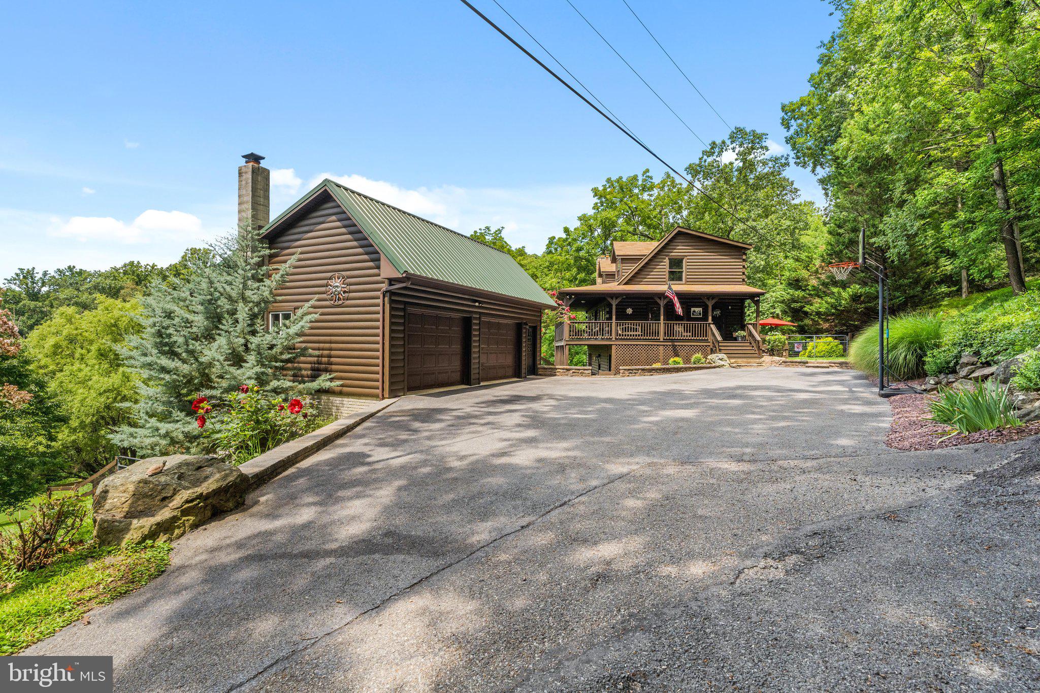 9124 Hawbottom Road Middletown, MD 21769 - Photo 3 of 62 Gallery Image 3