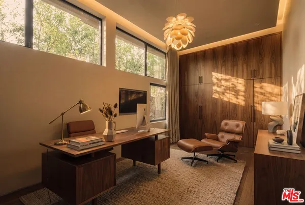 $35,000 | 530 North La Jolla Avenue, Los Angeles, CA 90048