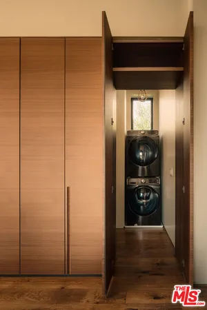 $35,000 | 530 North La Jolla Avenue, Los Angeles, CA 90048