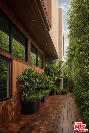 $35,000 | 530 North La Jolla Avenue, Los Angeles, CA 90048