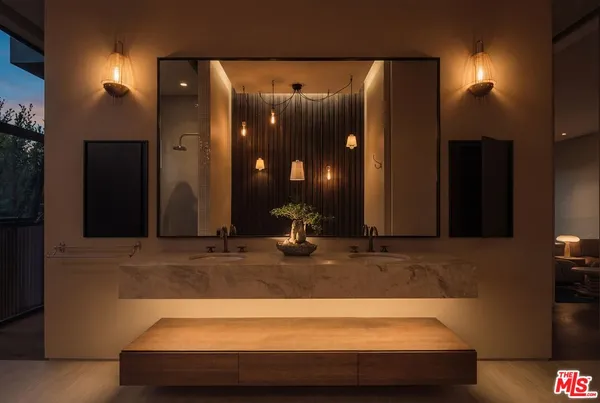 $35,000 | 530 North La Jolla Avenue, Los Angeles, CA 90048