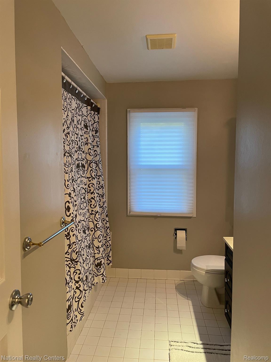 886 Aspen Drive Rochester, MI 48307 - Photo 26 of 32 Full Bath