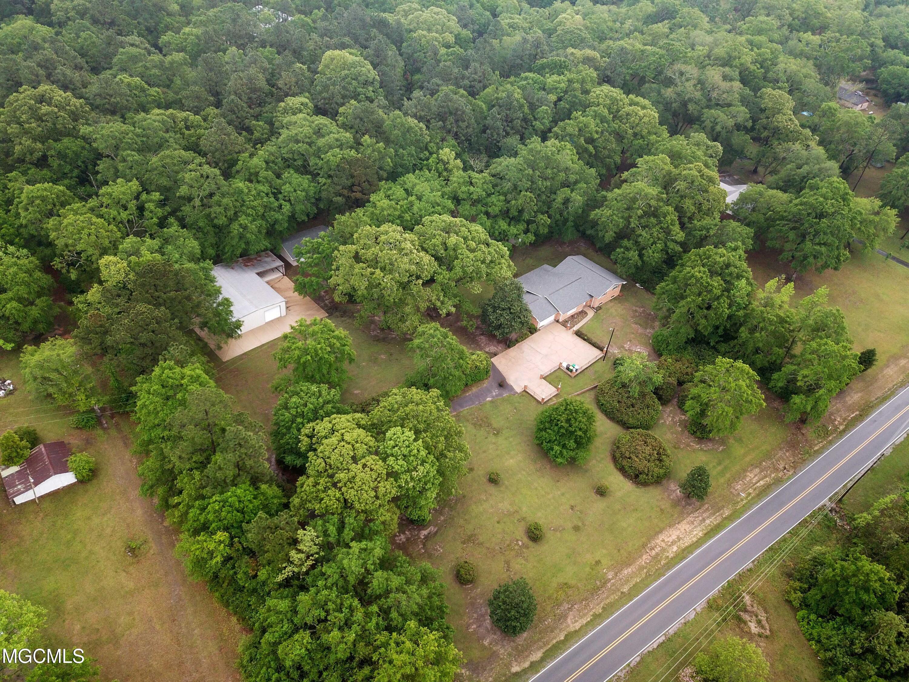 22216 Ellis Hamilton Road Moss Point, MS 39562 - Photo 2 of 51 8154600D-BFAA-4D57-8C7D-850407360B28