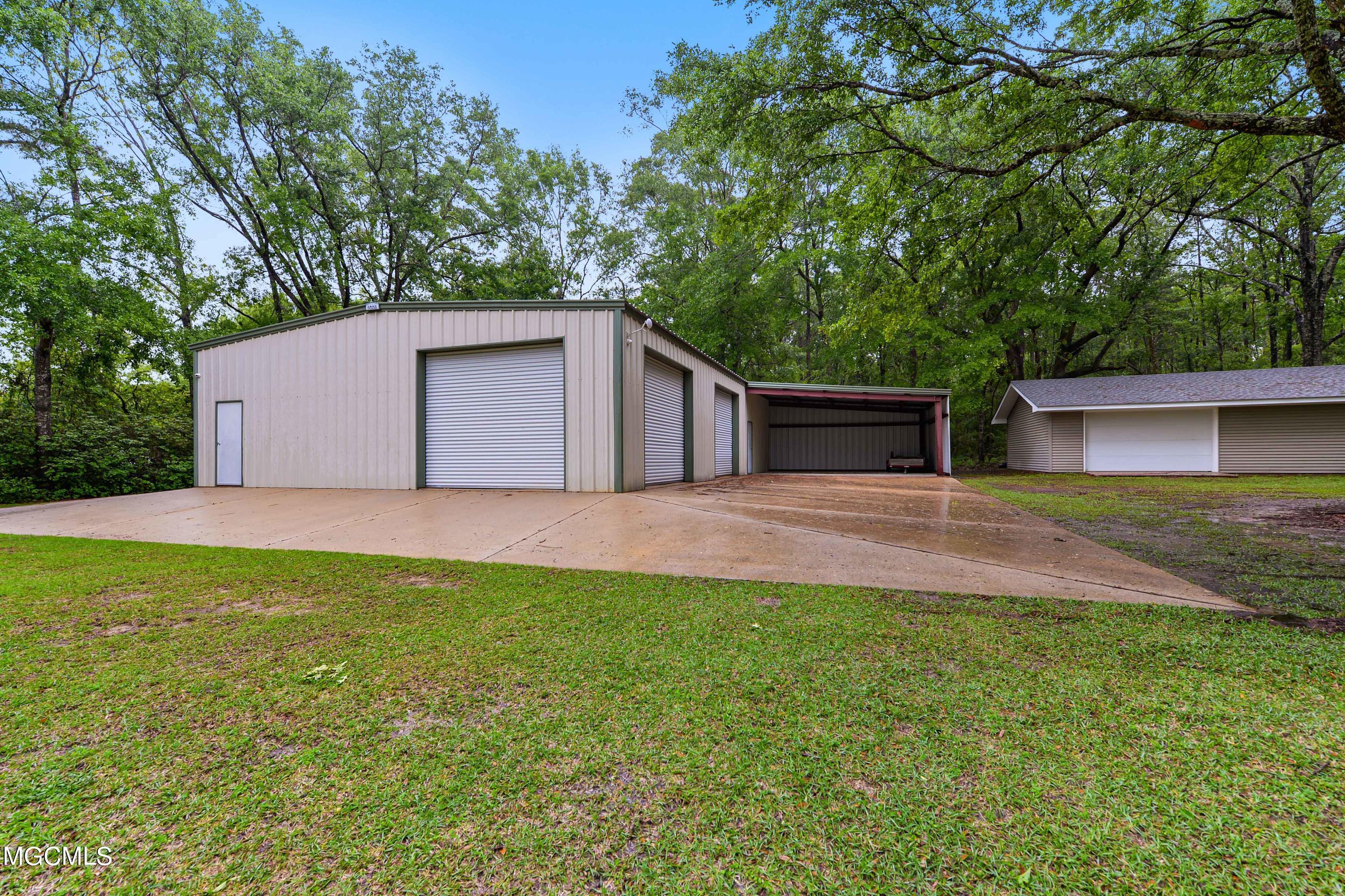 22216 Ellis Hamilton Road Moss Point, MS 39562 - Photo 8 of 51 69D631A5-D5E8-4AB0-BB55-6928885297CF