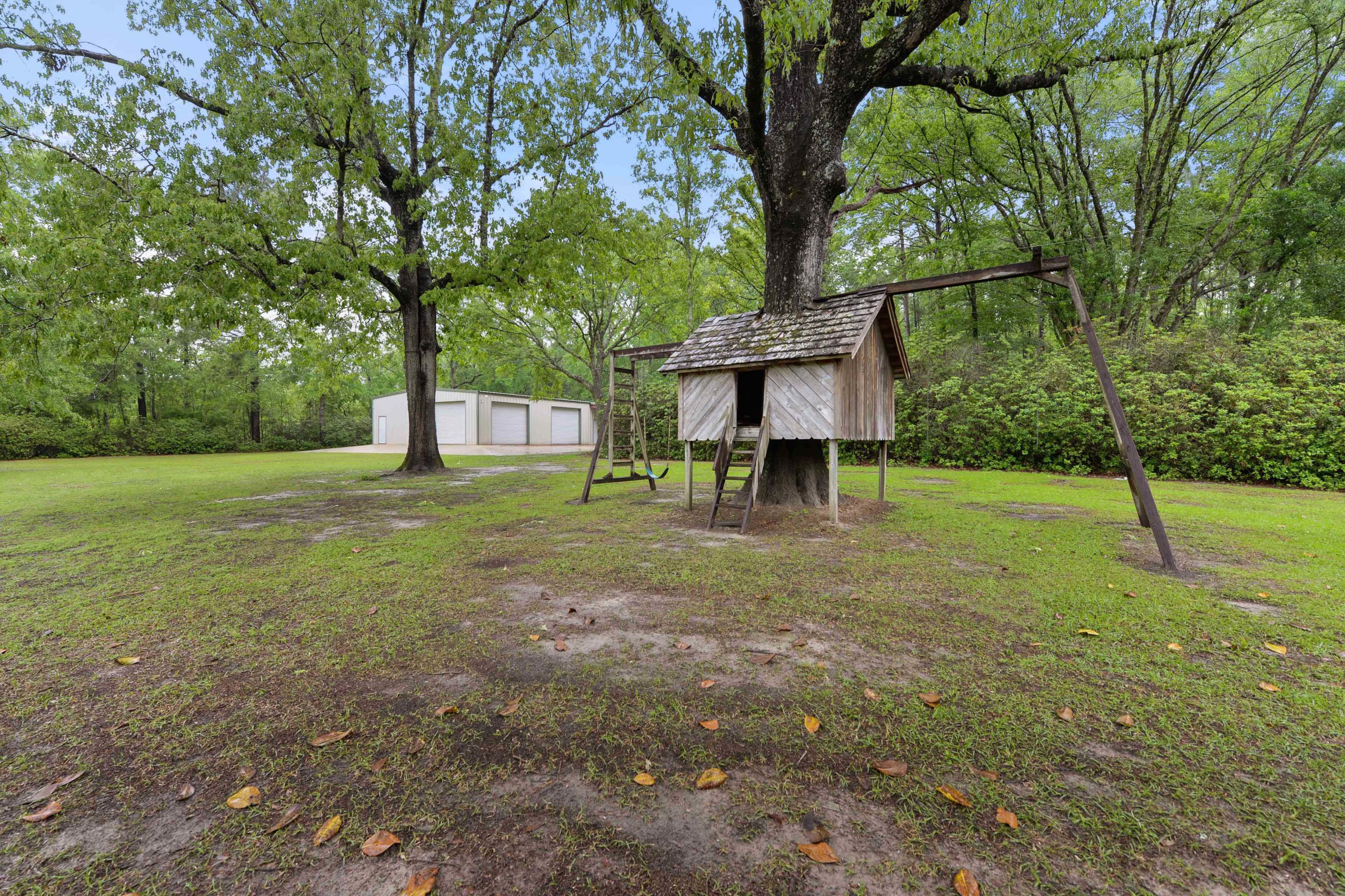 22216 Ellis Hamilton Road Moss Point, MS 39562 - Photo 9 of 51 98F1D226-9FD0-49F1-9ABB-4756875BAA2B