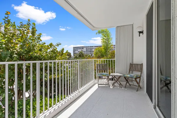 $3,500 | 3580 South Ocean Boulevard, Unit 2A, South Palm Beach, FL 33480