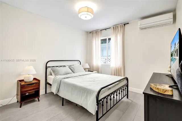 $1,395,000 | 2570 Northeast 201st Street, Miami, FL 33180