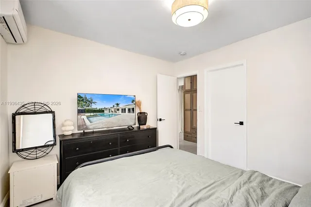 $1,395,000 | 2570 Northeast 201st Street, Miami, FL 33180