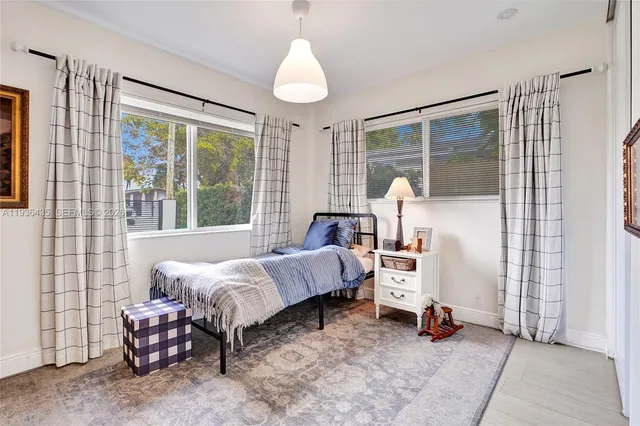 $1,395,000 | 2570 Northeast 201st Street, Miami, FL 33180