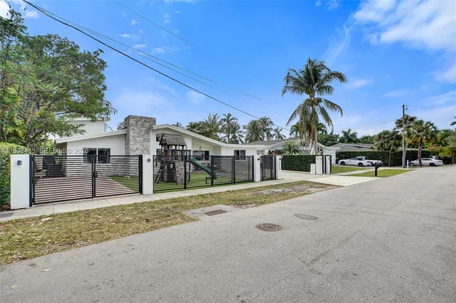 a view of outdoor space yard and front view of a house