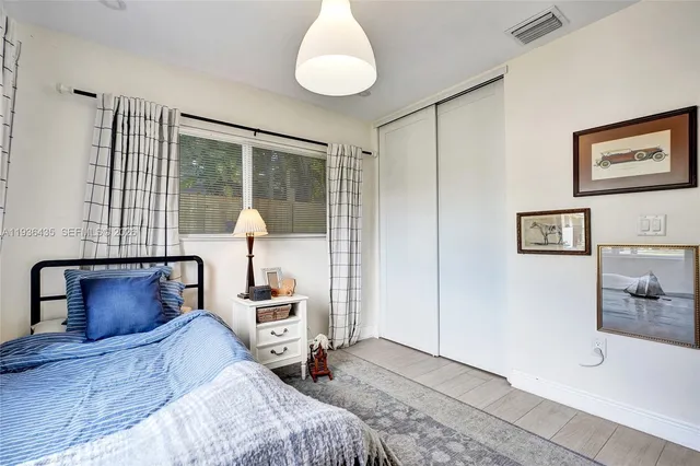 $1,395,000 | 2570 Northeast 201st Street, Miami, FL 33180