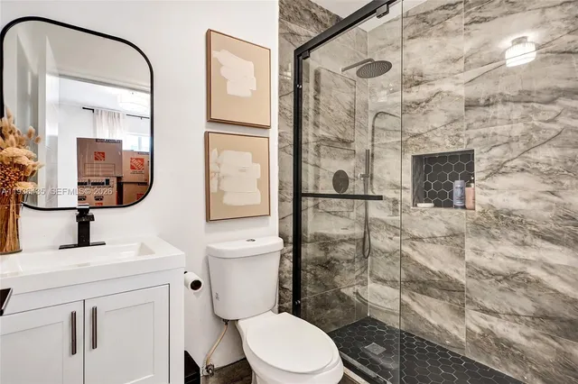 $1,395,000 | 2570 Northeast 201st Street, Miami, FL 33180