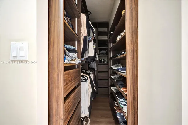 $1,395,000 | 2570 Northeast 201st Street, Miami, FL 33180