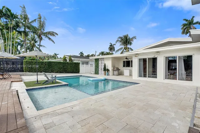 $1,395,000 | 2570 Northeast 201st Street, Miami, FL 33180