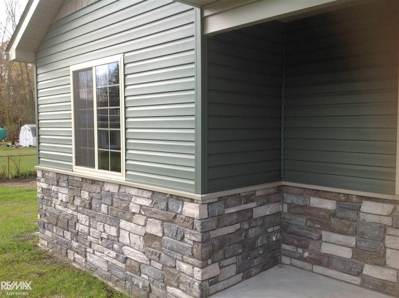 8910 Marsh Road Algonac, MI 48001 - Photo 7 of 37 31335120-6.JPG