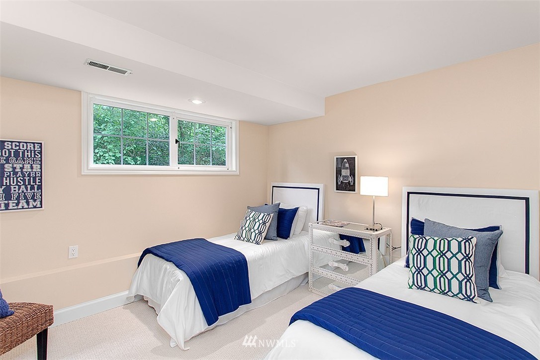 2750 Evergreen Point Road Medina, WA 98039 - Photo 14 of 25