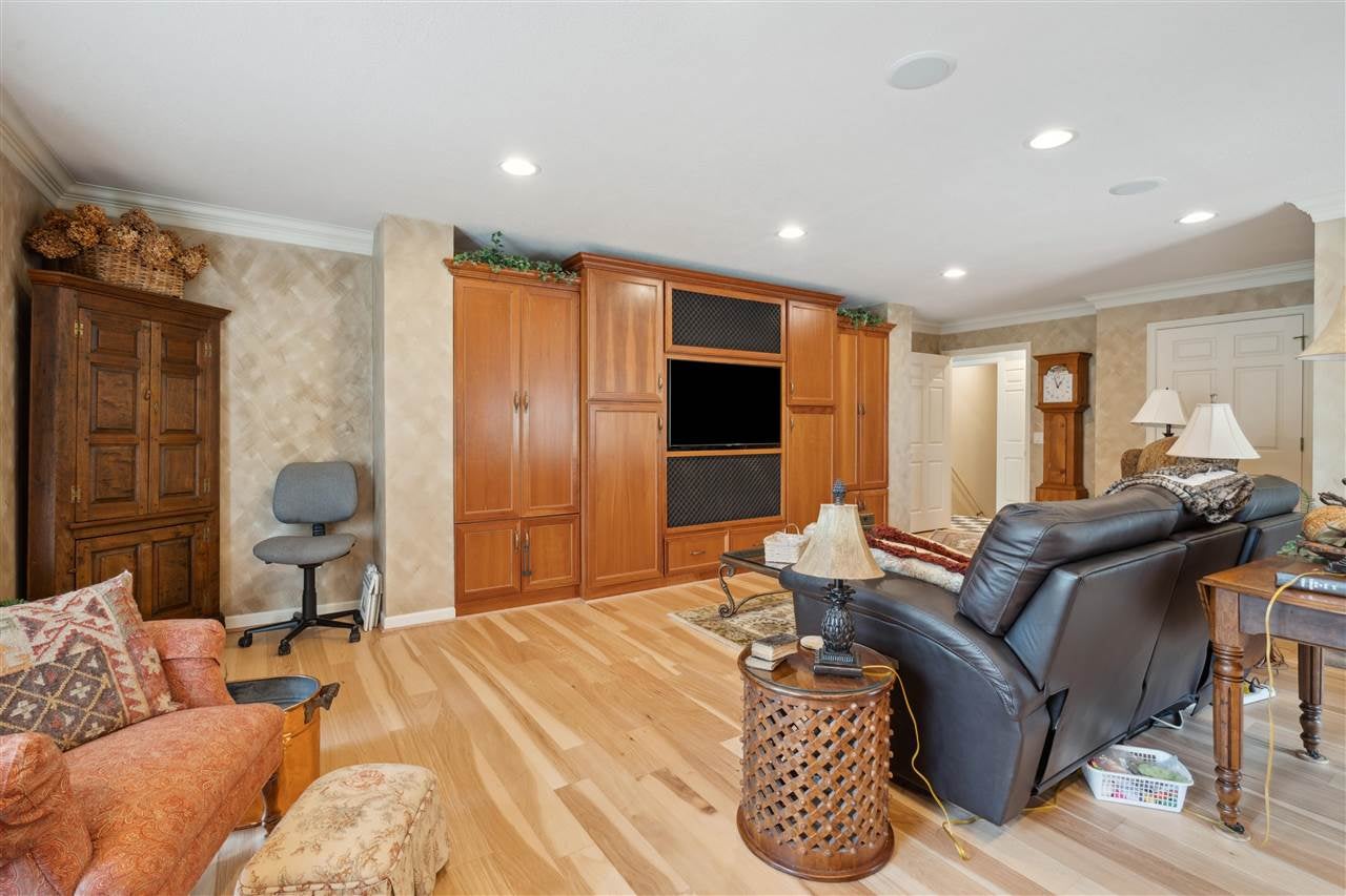 525 Indian Road Southeast Cedar Rapids, IA 52403 - Photo 16 of 43 Gallery Image 16