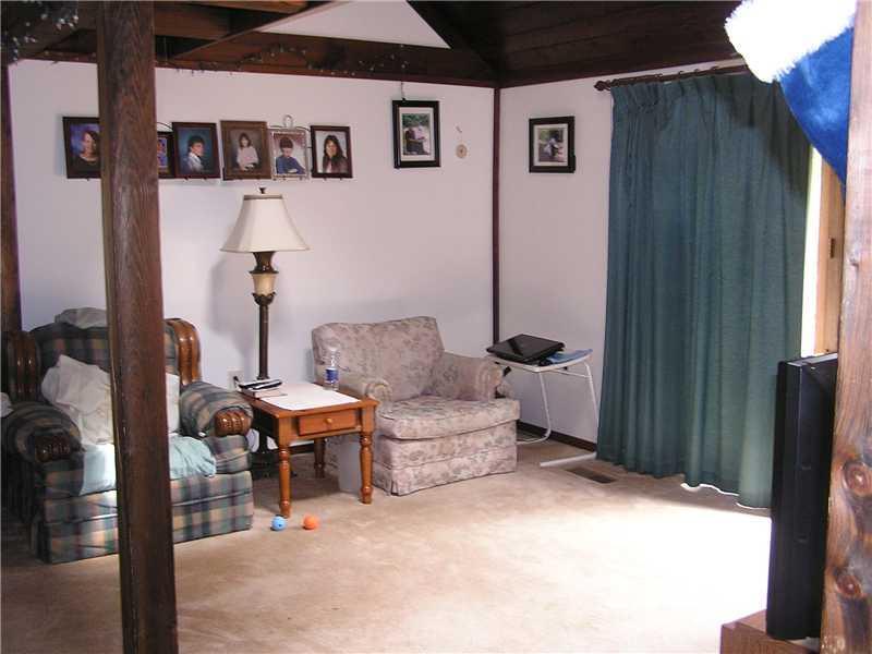 135 Dahlia Farm Road Monroe, ME 04951 - Photo 16 of 20 Living Room.