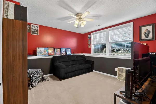 $347,500 | 714 South Sunset Lane, Raymore, MO 64083