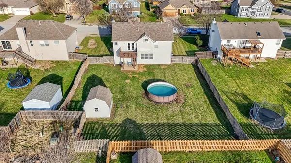 $347,500 | 714 South Sunset Lane, Raymore, MO 64083