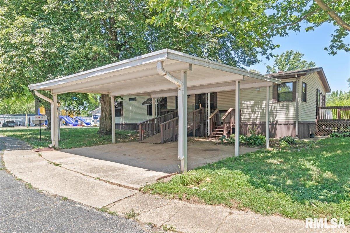 3725 North Peoria Road Springfield, IL 62702 - Photo 1 of 25