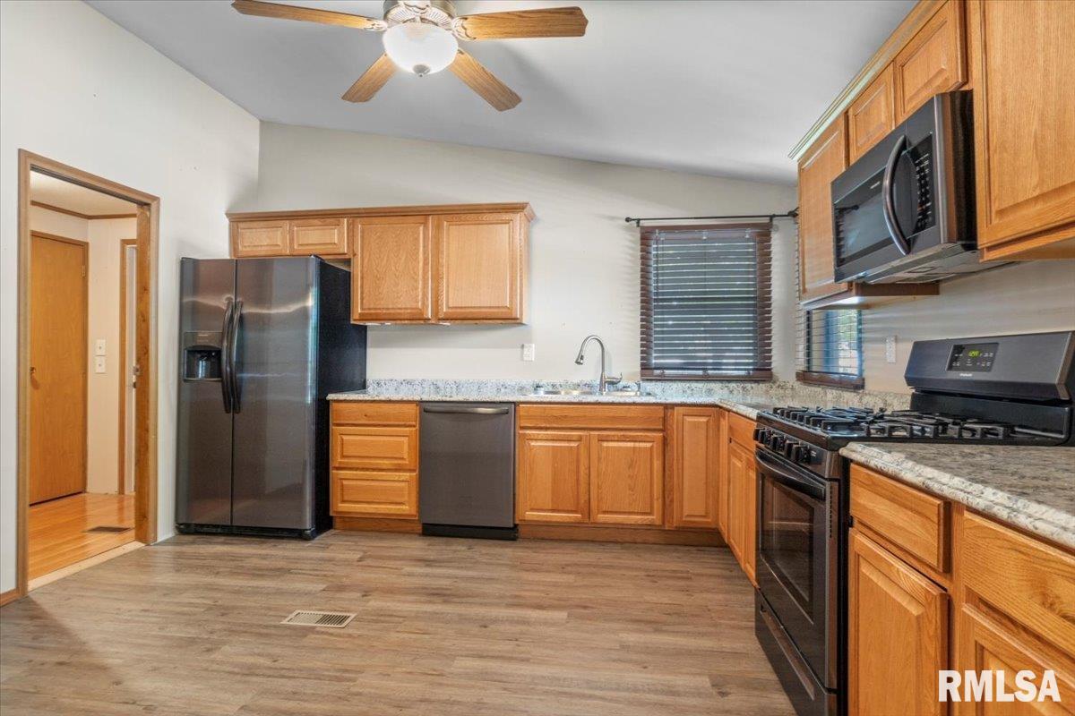 3725 North Peoria Road Springfield, IL 62702 - Photo 15 of 25
