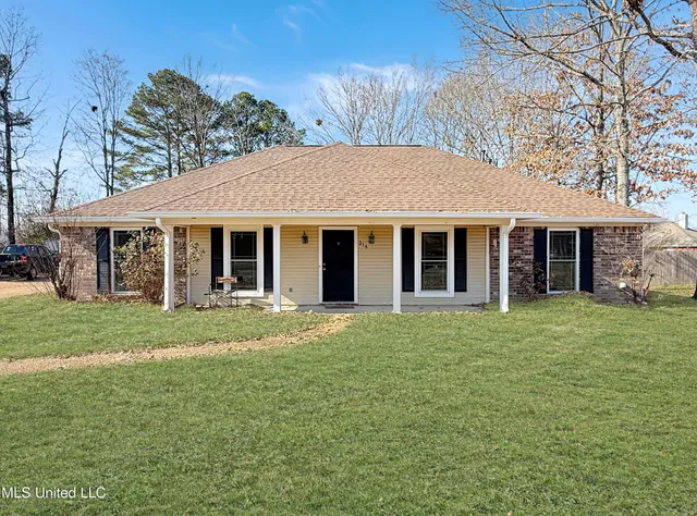 $282,000 | 214 Chinkapen Drive, Brandon, MS 39047