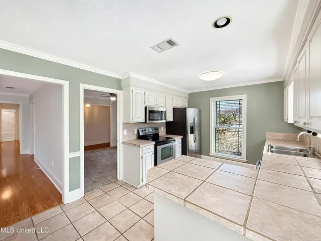 $282,000 | 214 Chinkapen Drive, Brandon, MS 39047