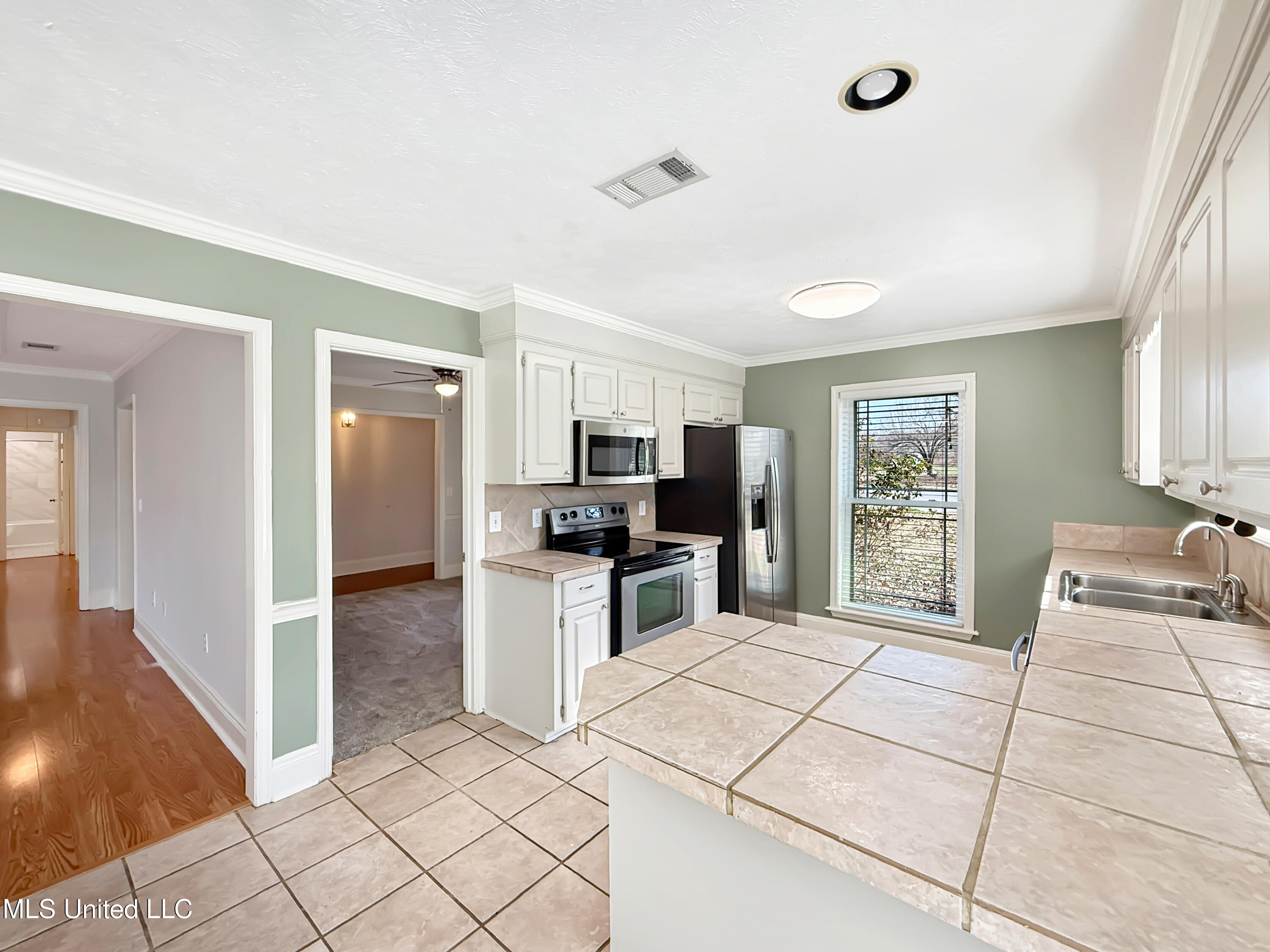 214 Chinkapen Drive Brandon, MS 39047 - Photo 13 of 35 51c969bd6bf9a9d8522891dae22ca3f755d0ba59