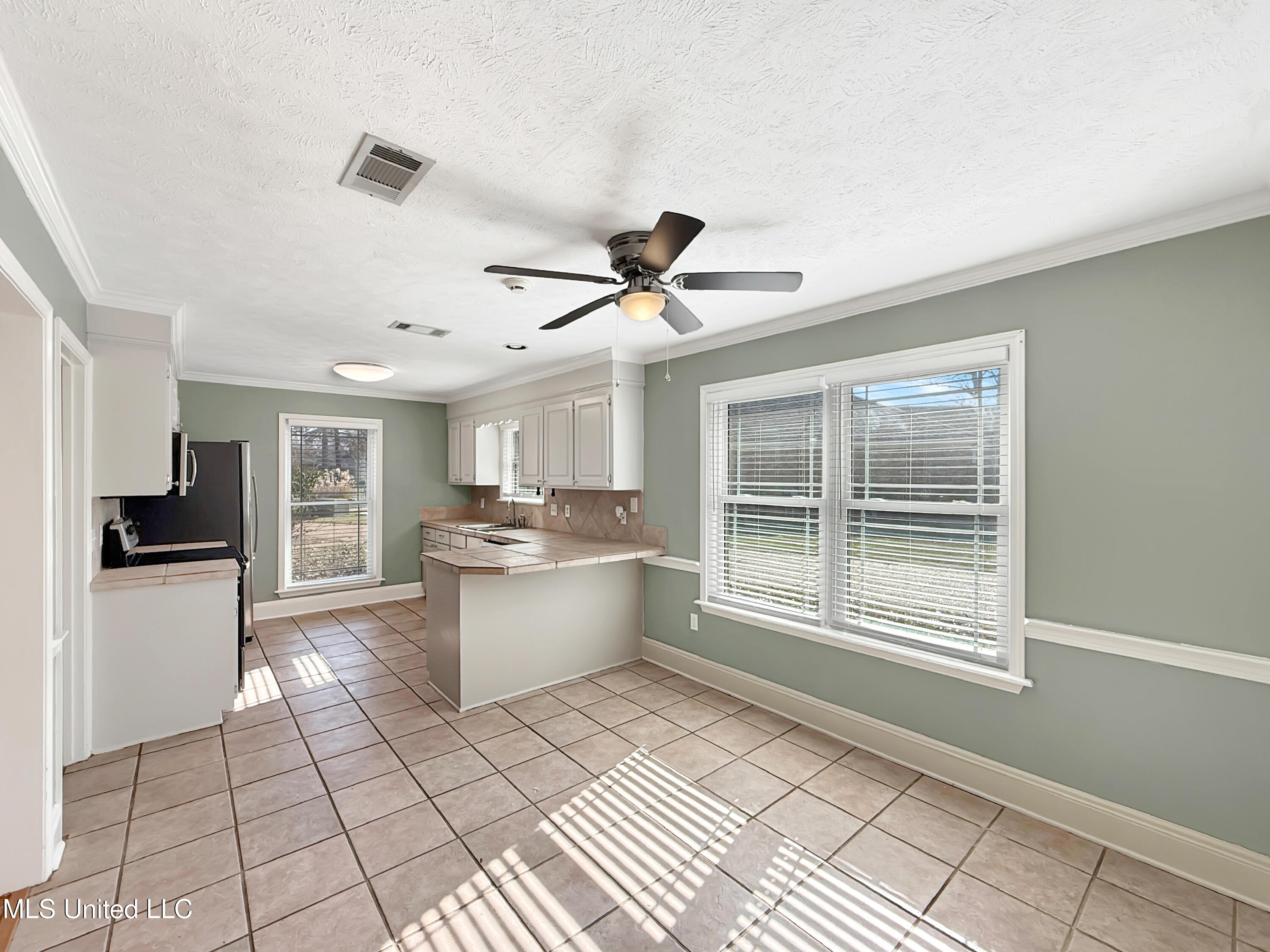 214 Chinkapen Drive Brandon, MS 39047 - Photo 10 of 35 e71eb8be8dcdf8c2428741cdbda791d3261c1b57