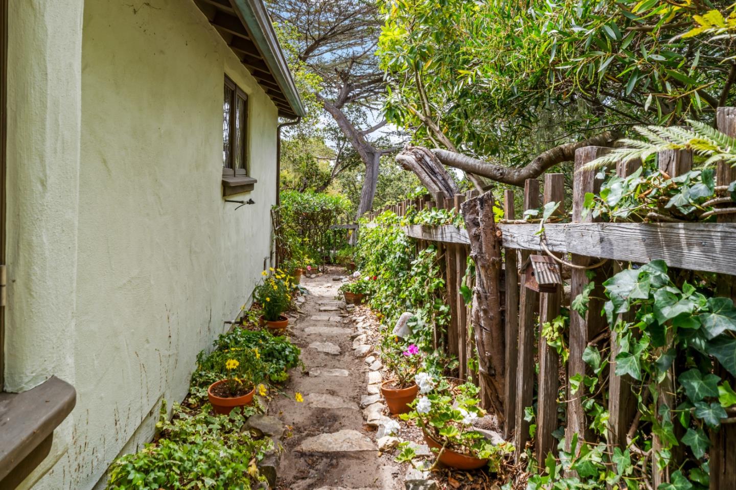 0 Southeast Corner Santa Rita And 6th Carmel, CA 93921 - Photo 27 of 29 a backyard of a house with lots of green space