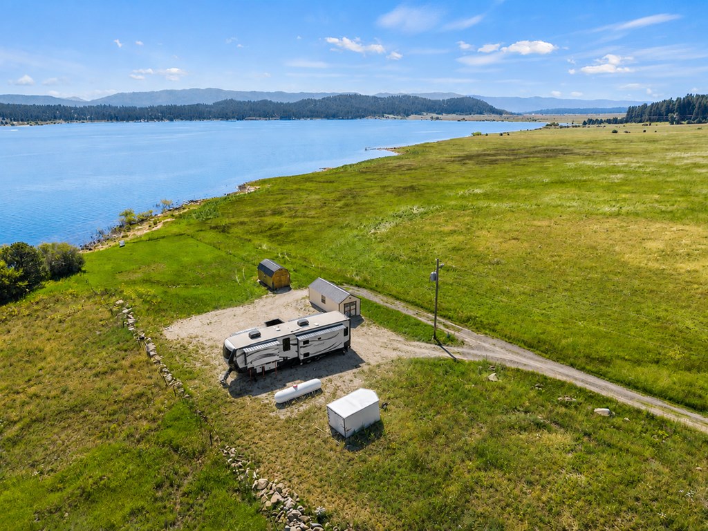 44 Pats Lane, Unit 45 Cascade, ID 83611 - Photo 3 of 34 Looking Southeast
