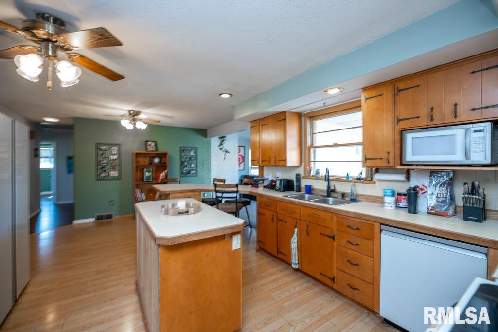 917 East Emerson Street Morton, IL 61550 - Photo 33 of 45