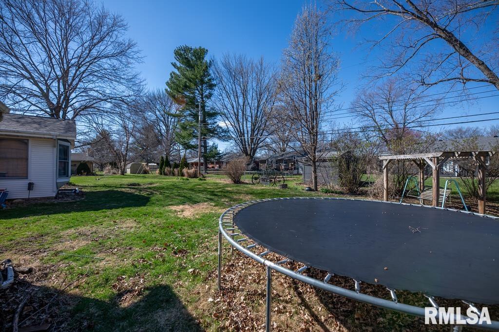 917 East Emerson Street Morton, IL 61550 - Photo 9 of 45