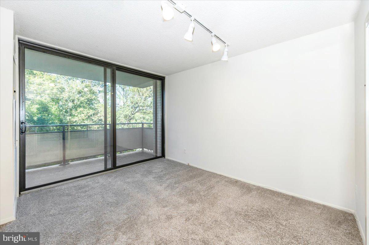 5225 Pooks Hill Road, Unit 616N Bethesda, MD 20814 - Photo 21 of 62 Den