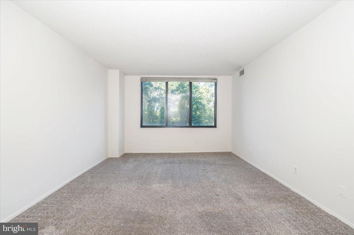 5225 Pooks Hill Road, Unit 616N Bethesda, MD 20814 - Photo 23 of 62 Primary bedroom