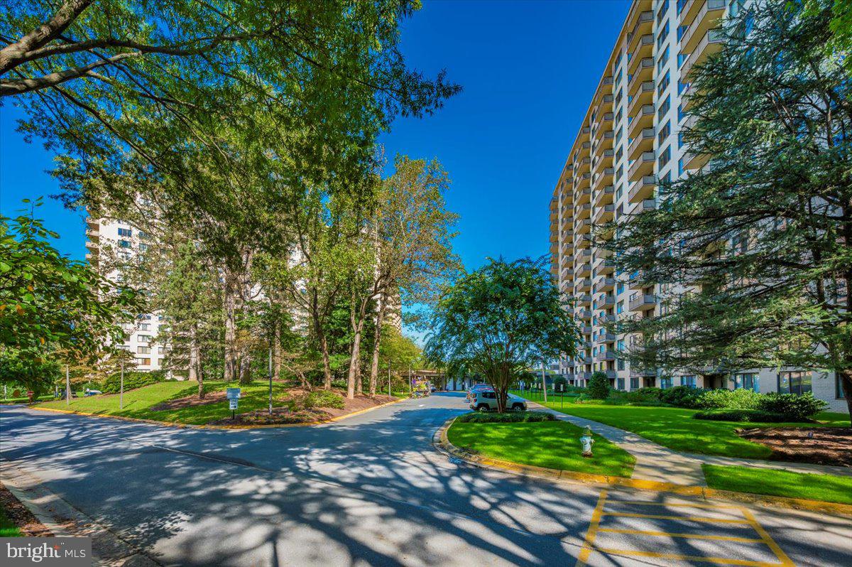 5225 Pooks Hill Road, Unit 616N Bethesda, MD 20814 - Photo 36 of 62 Exterior