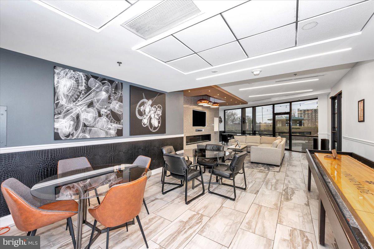 5225 Pooks Hill Road, Unit 616N Bethesda, MD 20814 - Photo 39 of 62 Promenade amenities