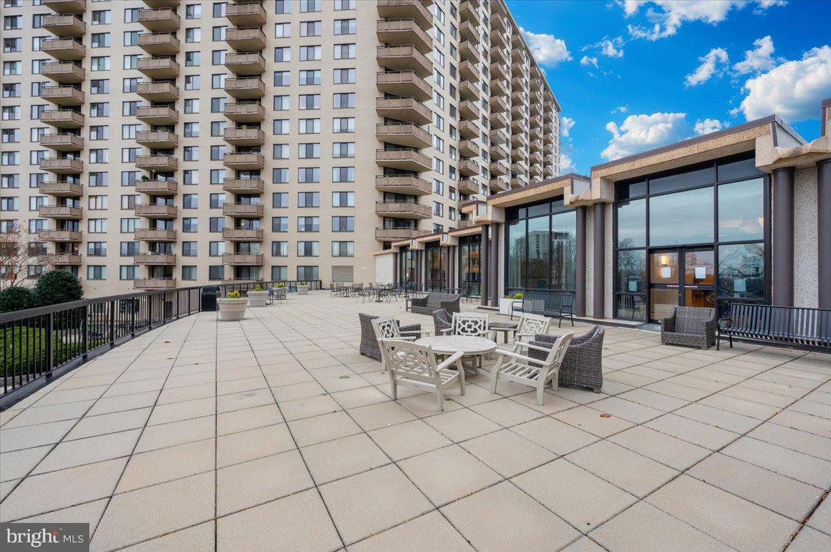 5225 Pooks Hill Road, Unit 616N Bethesda, MD 20814 - Photo 56 of 62 Promenade amenities