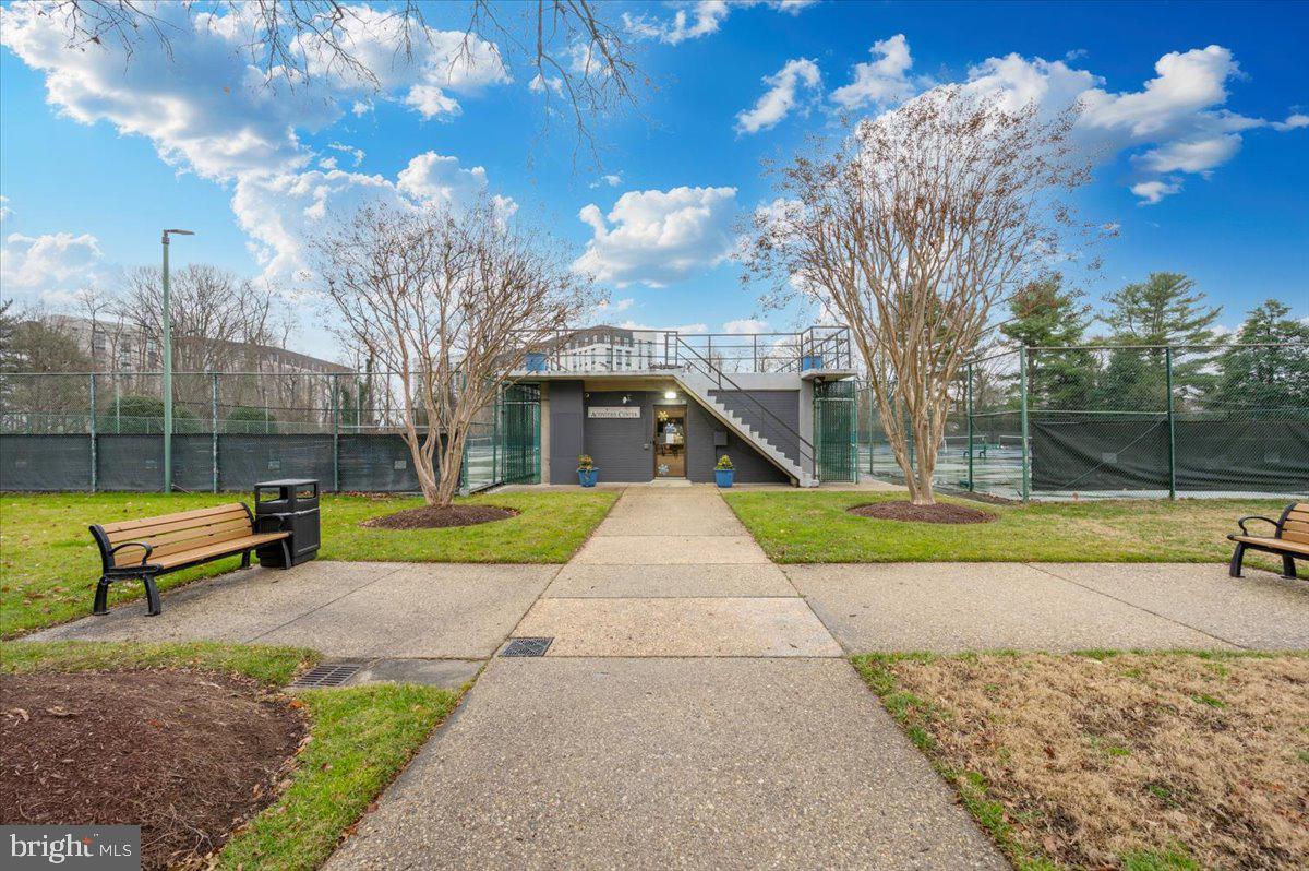 5225 Pooks Hill Road, Unit 616N Bethesda, MD 20814 - Photo 57 of 62 Promenade amenities