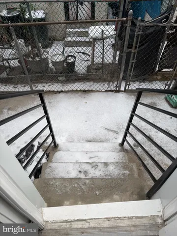 a view of utility room