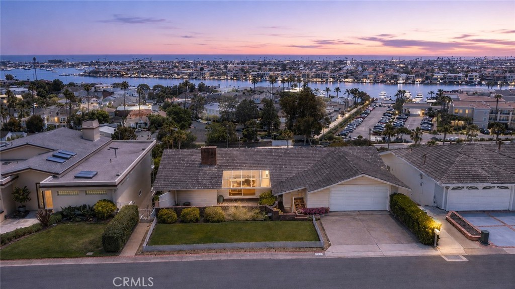 801 Kings Road Newport Beach, CA 92663 - Photo 1 of 9