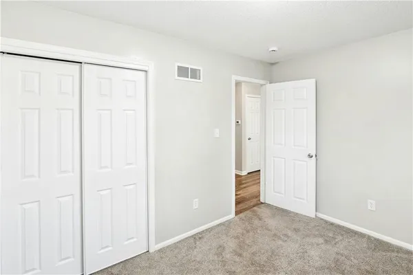 $215,000 | 5822 Northwest Walnut Court, Parkville, MO 64152