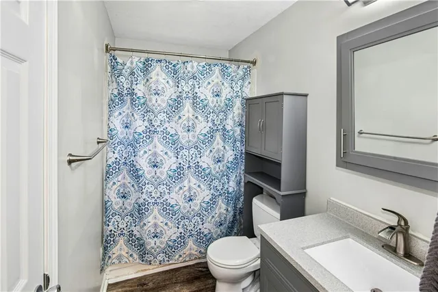 $215,000 | 5822 Northwest Walnut Court, Parkville, MO 64152