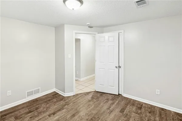$215,000 | 5822 Northwest Walnut Court, Parkville, MO 64152