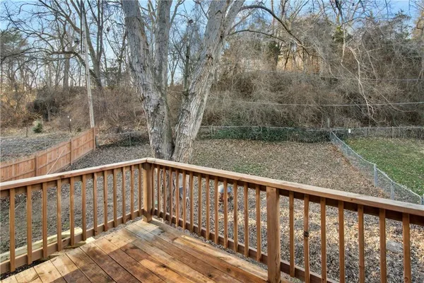 $215,000 | 5822 Northwest Walnut Court, Parkville, MO 64152