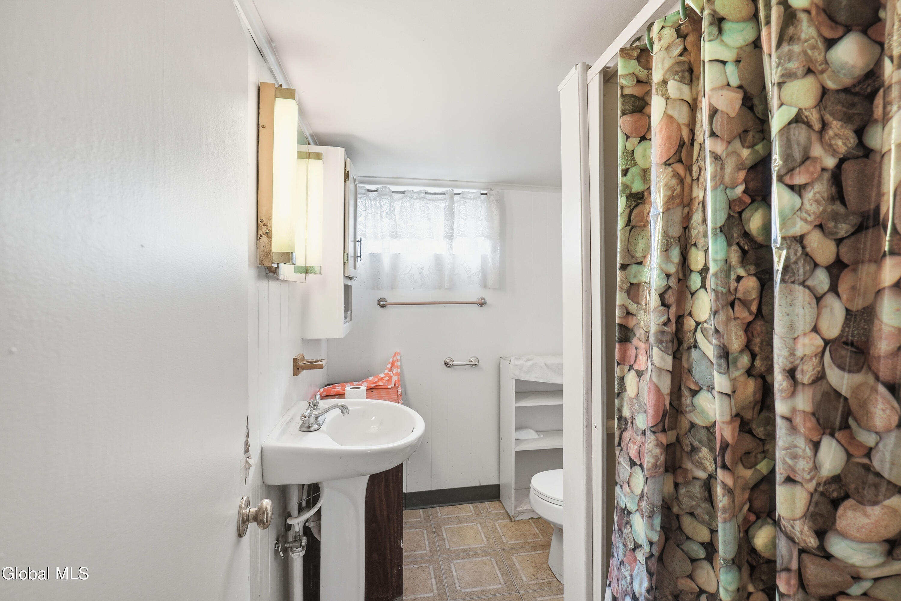 106 Edgecomb Street Albany, NY 12209 - Photo 18 of 28 18