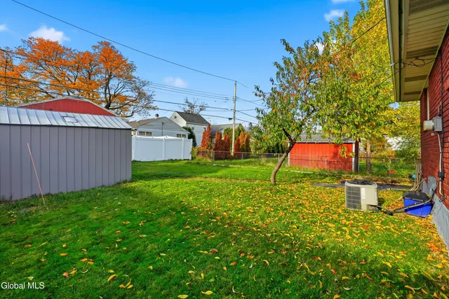 $275,000 | 106 Edgecomb Street, Albany, NY 12209