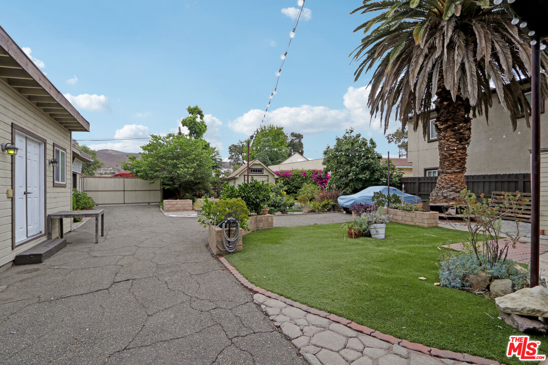 2717 Los Robles Road Thousand Oaks, CA 91362 - Photo 2 of 33